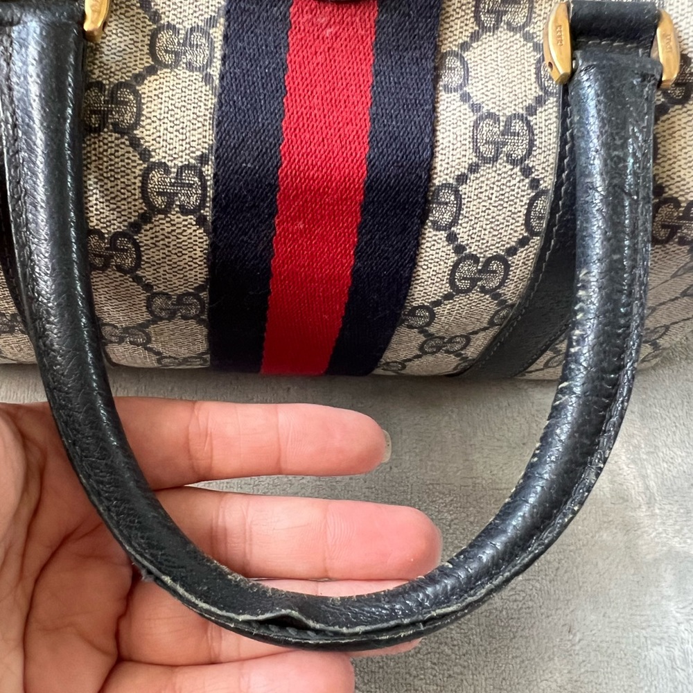 Vintage Gucci Bags - Picture 6 of 16